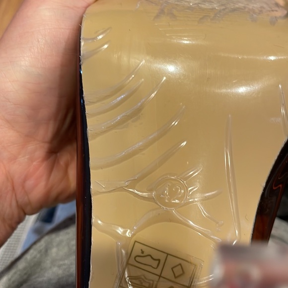 Slip ons - Picture 4 of 4